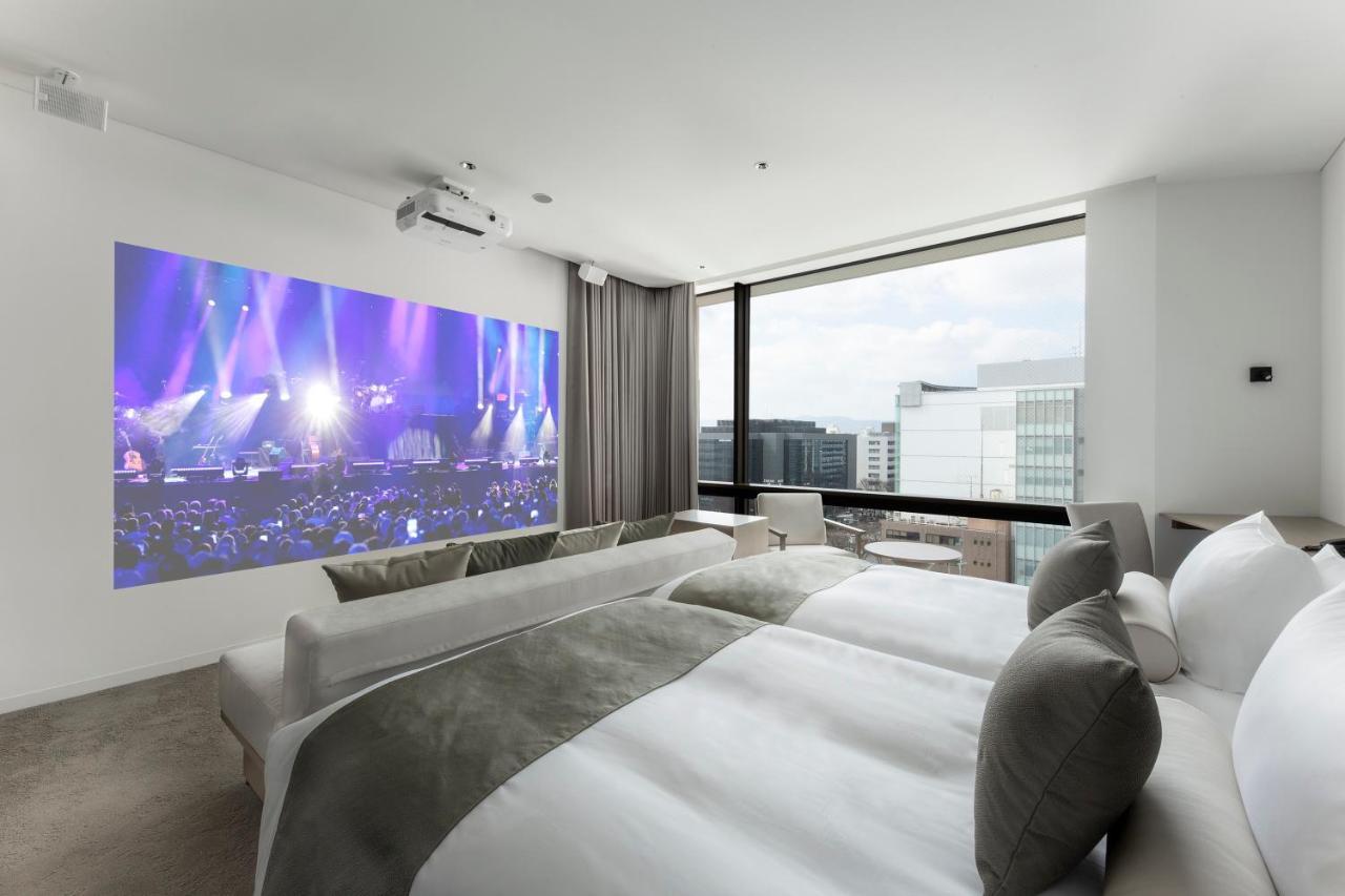 The Royal Park Hotel Iconic Κιότο Εξωτερικό φωτογραφία A projector screen in a hotel room