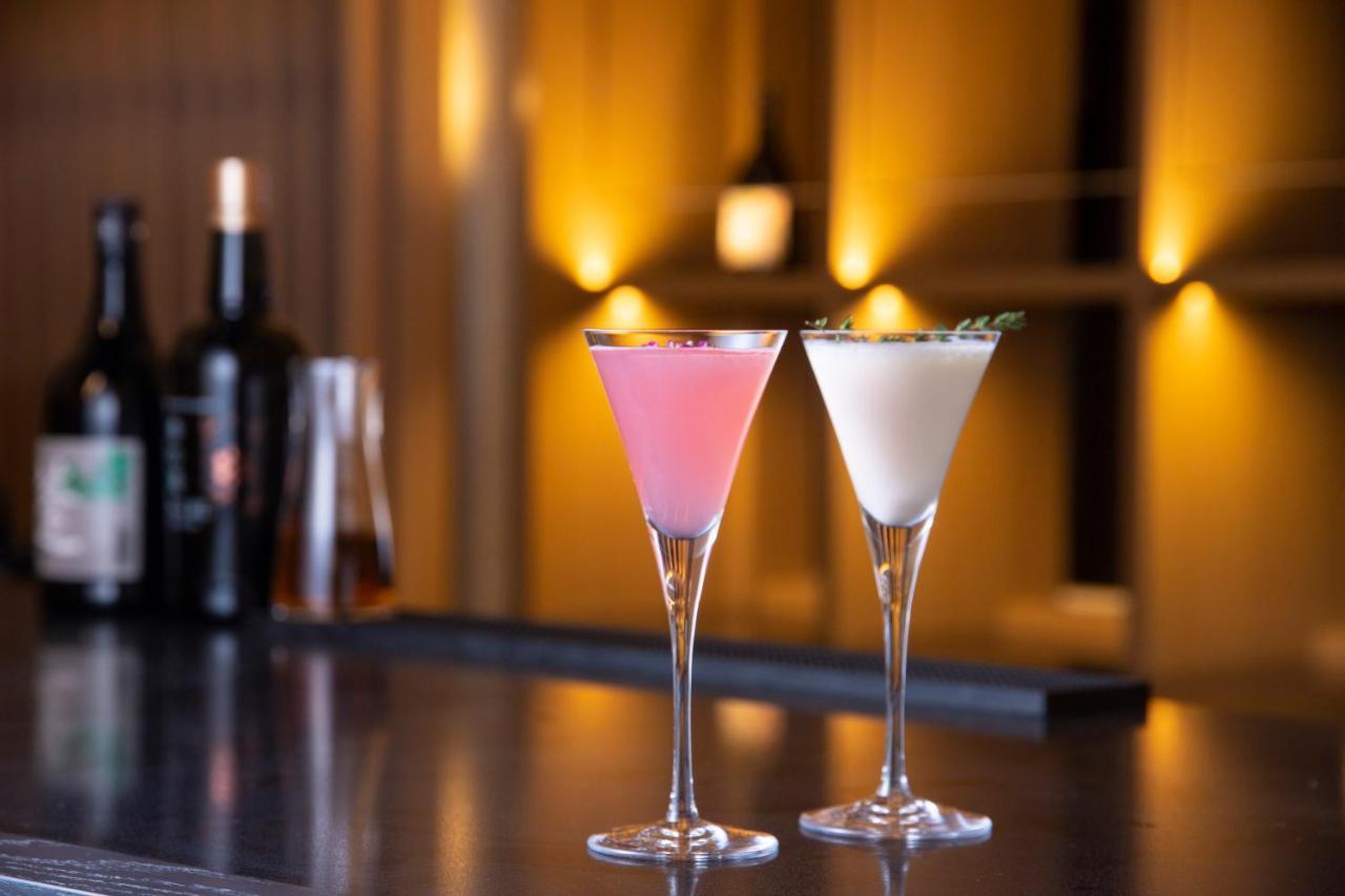 The Royal Park Hotel Iconic Κιότο Εξωτερικό φωτογραφία Two martinis