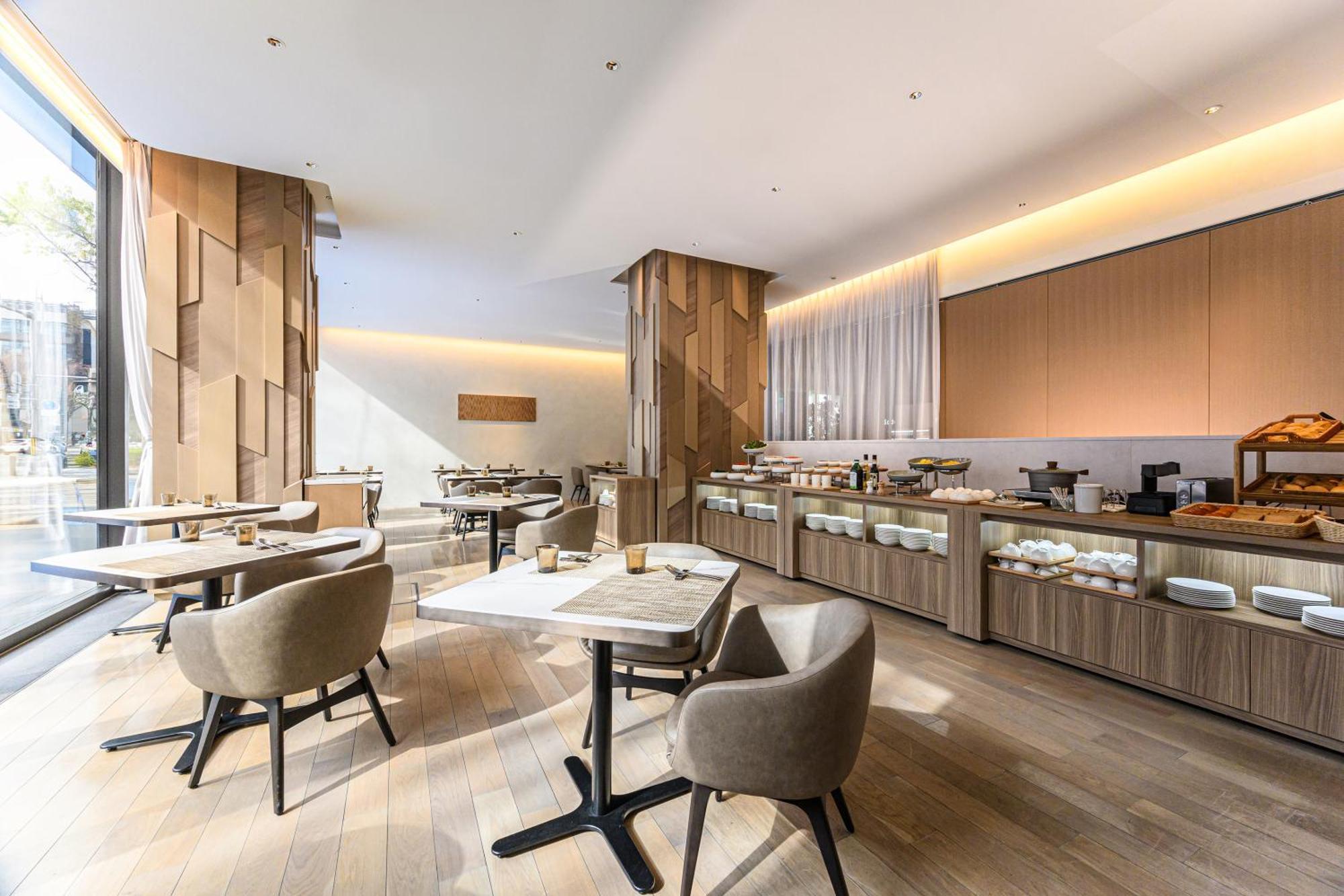 The Royal Park Hotel Iconic Κιότο Εξωτερικό φωτογραφία The Lounge at London Heathrow Airport