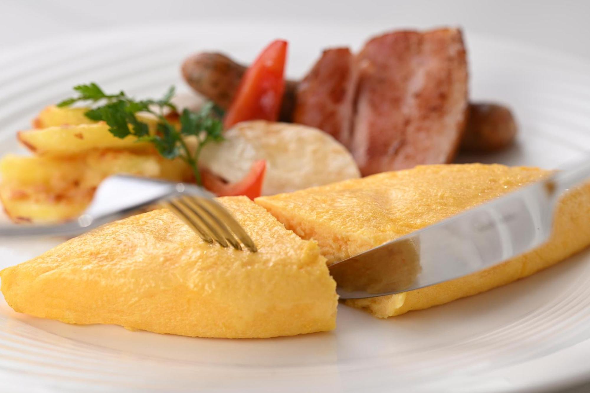 The Royal Park Hotel Iconic Κιότο Εξωτερικό φωτογραφία A potato omelette
